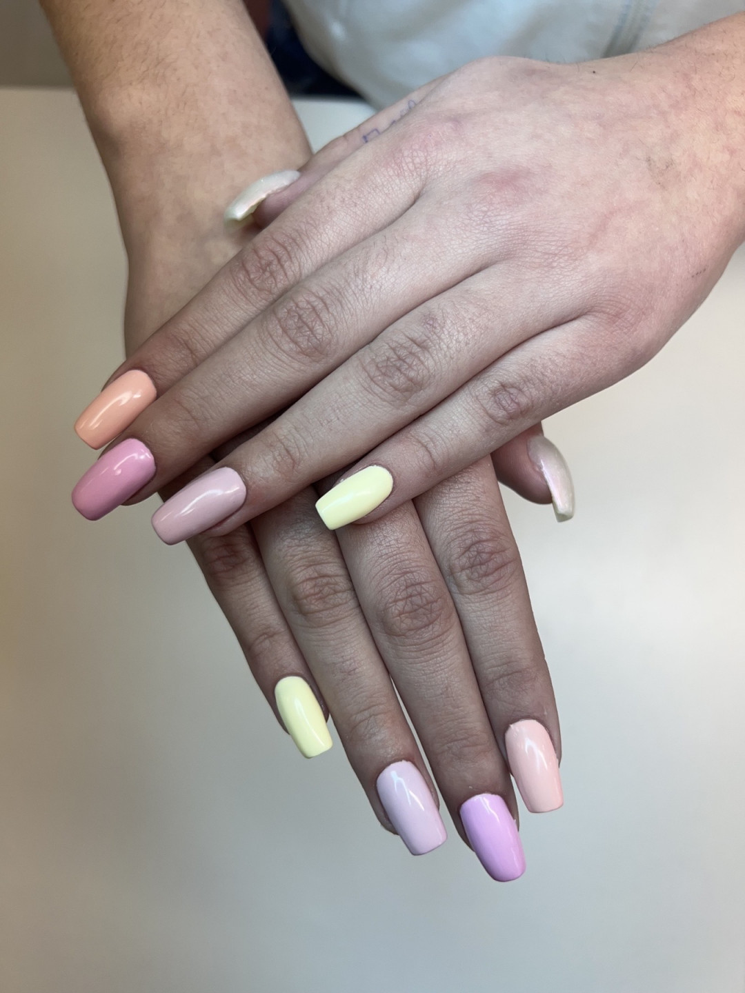 Izlivanje noktiju gelom - Grkinja Beauty Studio, Kruševac Izlivanje noktiju Nokti Izlivanje noktiju, Kruševac, Centar