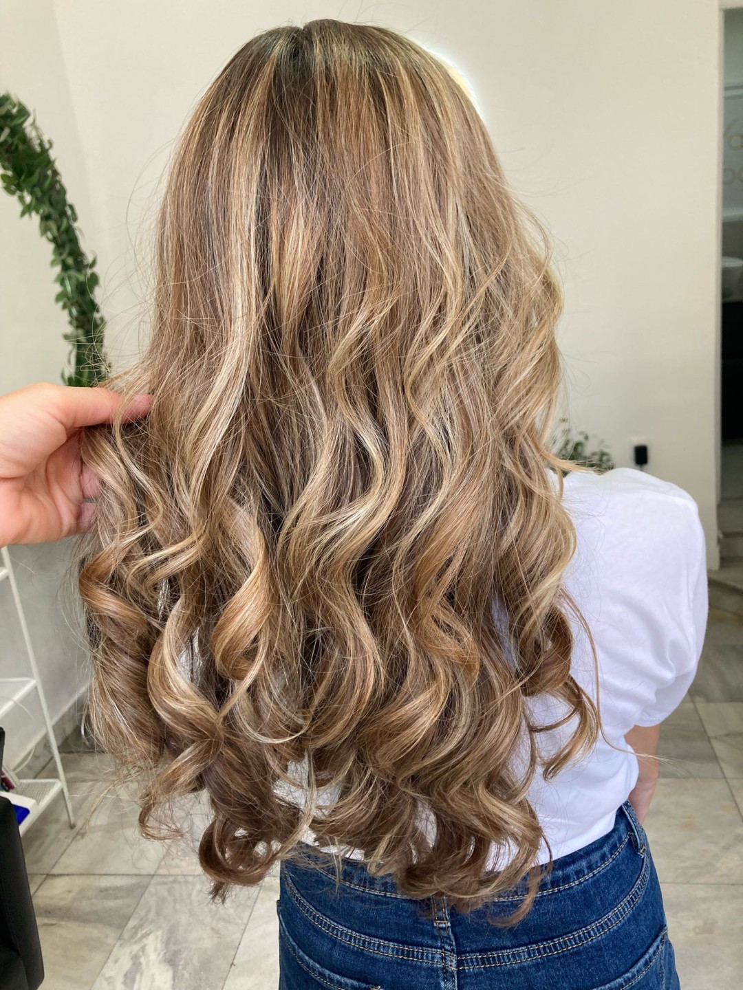 Feniranje na ravno / lokne - duga kosa - Atelje Glossy Hair, Beograd Feniranje i stilizovanje Frizerski saloni Feniranje i stilizovanje, Beograd, Centar, Stari grad, Dorćol