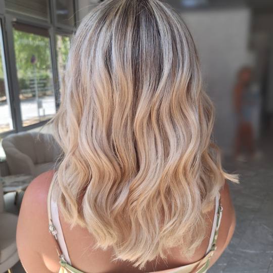 Nega i lepota NS 1 #novisad Pramenovi Balayage paket: pramenovi + preliv + šišanje + feniranje - d