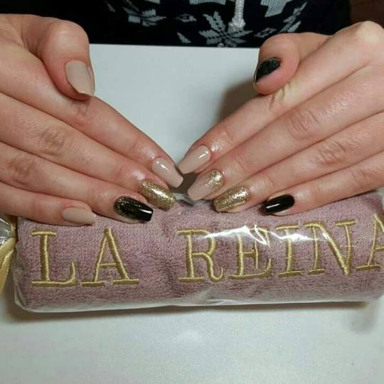 La Reina #beograd Gel lak Gel lak - ruke + noge