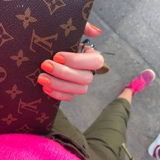 Mimo Velish #beograd Gel lak Gel lak i ruski(aparatni) manikr Gel lak - ruke + aparaturni manikir gr