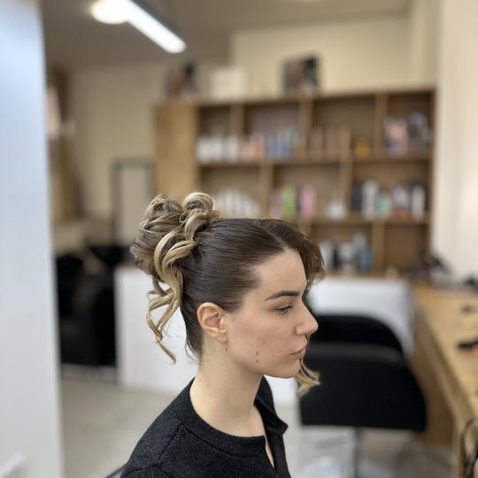 Studio Eleven Ladies&Gentlemen #beograd Svečane i frizure za svadbu Svečana frizura - kratka kosa