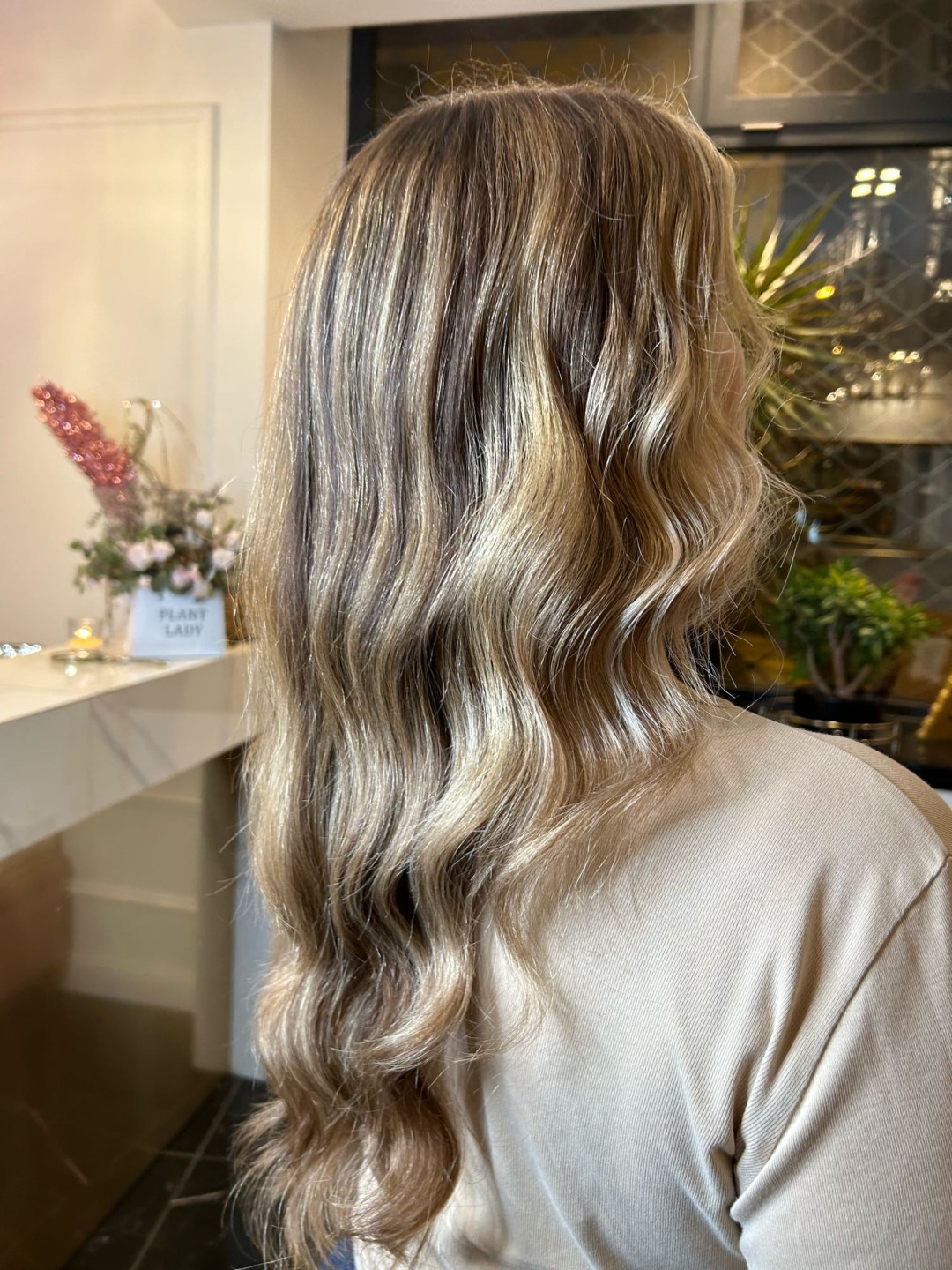 Esthetique Privé #beograd Ombre, sombre, balayage Balayage + Preliv +Feniranje + Šišanje +Black Caviar tretman