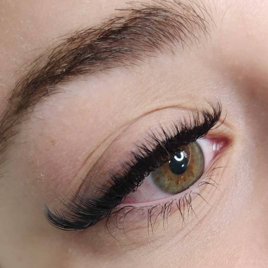 Right Beauty #beograd Nadogradnja trepavica Nadogradnja trepavica - ruski volumen 5D - 8D