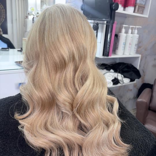 Rista Beauty salon #beograd Pramenovi Pramenovi na foliju + preliv - ekstra duga kosa