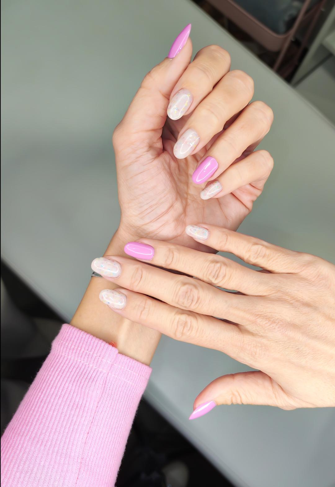 Nastja beauty studio #beograd Manikir Manikir + rubber bazom + gel lak