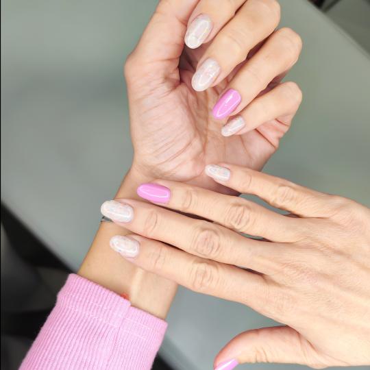 Nastja beauty studio #beograd Manikir Manikir + rubber bazom + gel lak Manikir