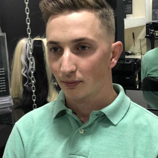 Headroom #beograd Muško šišanje Muško šišanje makazama + mašinicom ✂️ Nikola