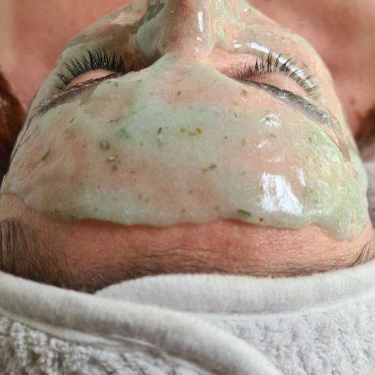 SunBox #beograd Masaža lica Soft Spa tretman lica - paket od 3 tretmana Za masnu kozu- maska sa kiv
