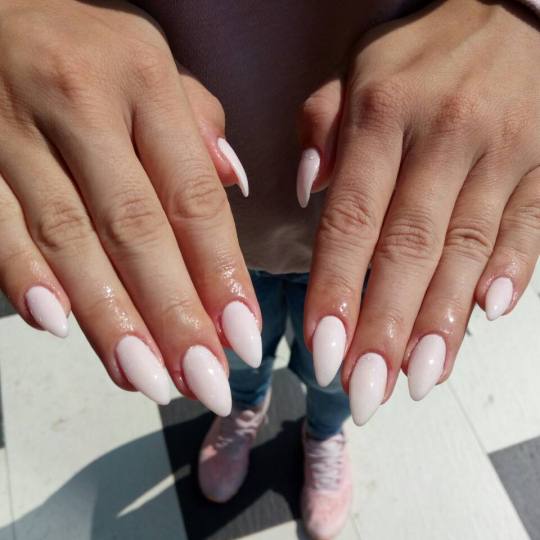 Exclusive Beauty Box #beograd Izlivanje noktiju Izlivanje noktiju gelom