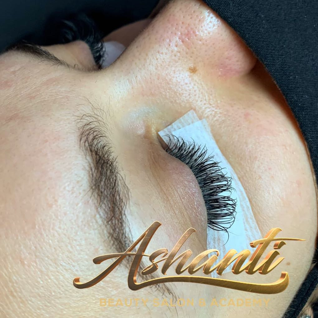 Ashanti Beauty Salon & Academy #beograd Nadogradnja trepavica Nadogradnja svilenih trepavica - metoda 1 na 1