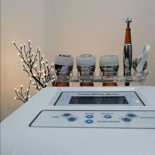Sonnet beauty concept center #beograd Tretman lica Mezoporacija + radiotalasni lifting lica Mezopora