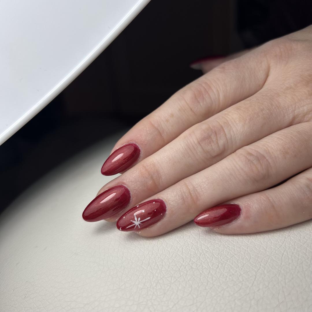 Ena beauty studio #nis Izlivanje noktiju Korekcija M duzine