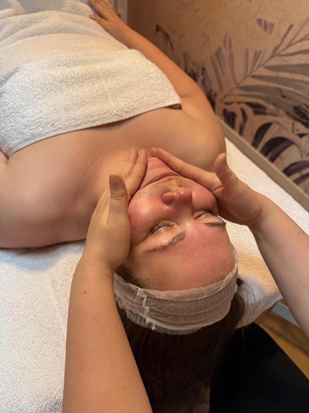 Relax masaža celog tela - 60 minuta - Agave beauty bar, Beograd Masaža za opuštanje / relax / antistres Masaža Masaža za opuštanje / relax / antistres, Beograd, Voždovac