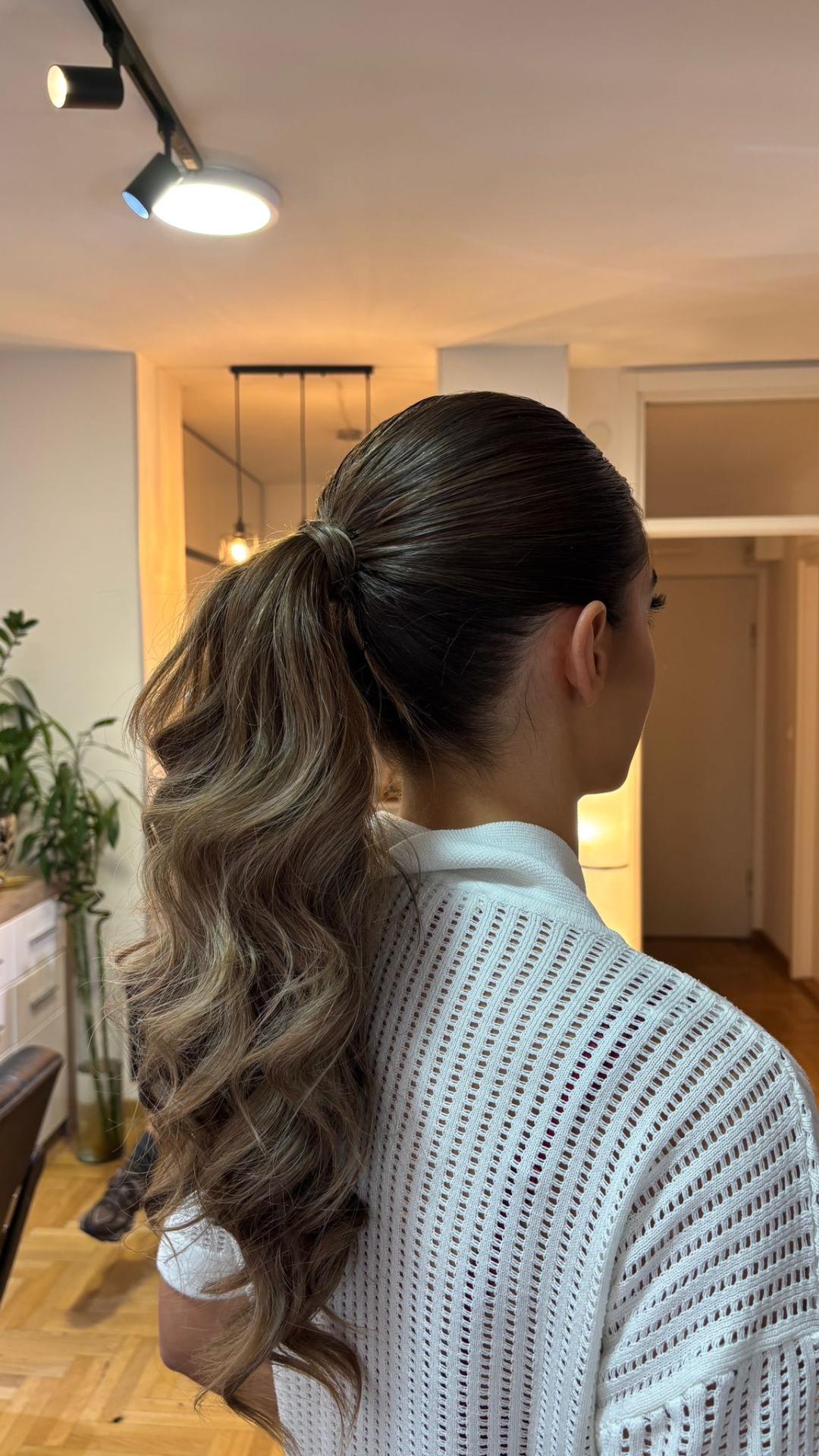 Mary Jana Hairc #beograd Svečane i frizure za svadbu Svečana frizura - kosa srednje dužine