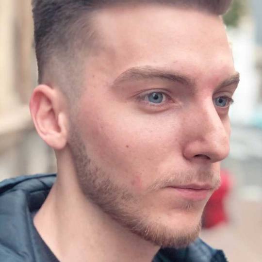Headroom #beograd Sisanje+oblikovanje brade koncem - Nikola