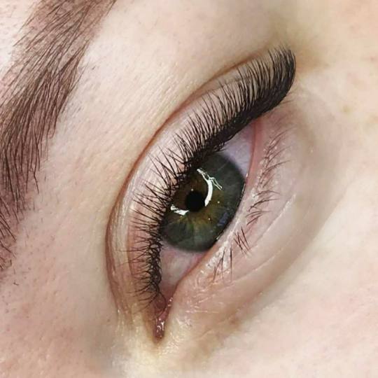Right Beauty #beograd Nadogradnja trepavica Nadogradnja trepavica - ruski volumen 5D - 8D