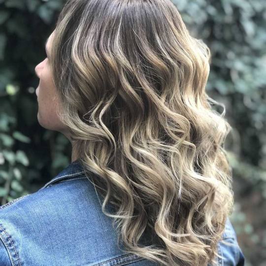 Express Beauty #beograd Feniranje i stilizovanje Lokne na presu / kupa /  figaro sa pranjem kose - k