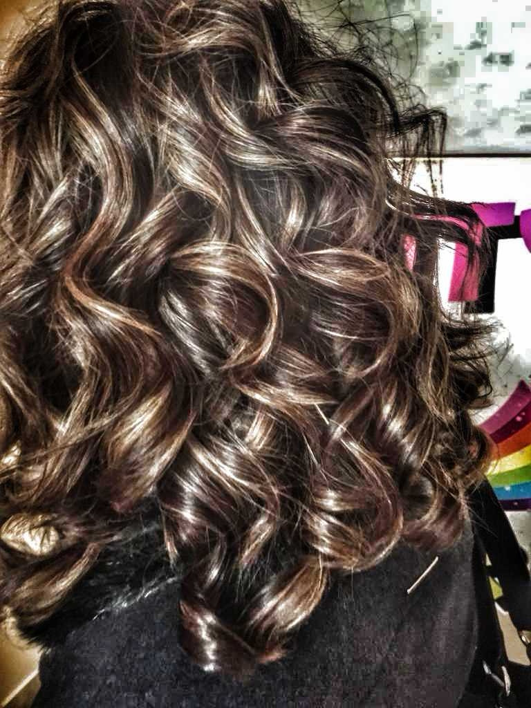 Bibi beauty centar #beograd Pramenovi Pramenovi na foliju u 1 / 2 boje / blanšem + preliv - kosa srednje dužine