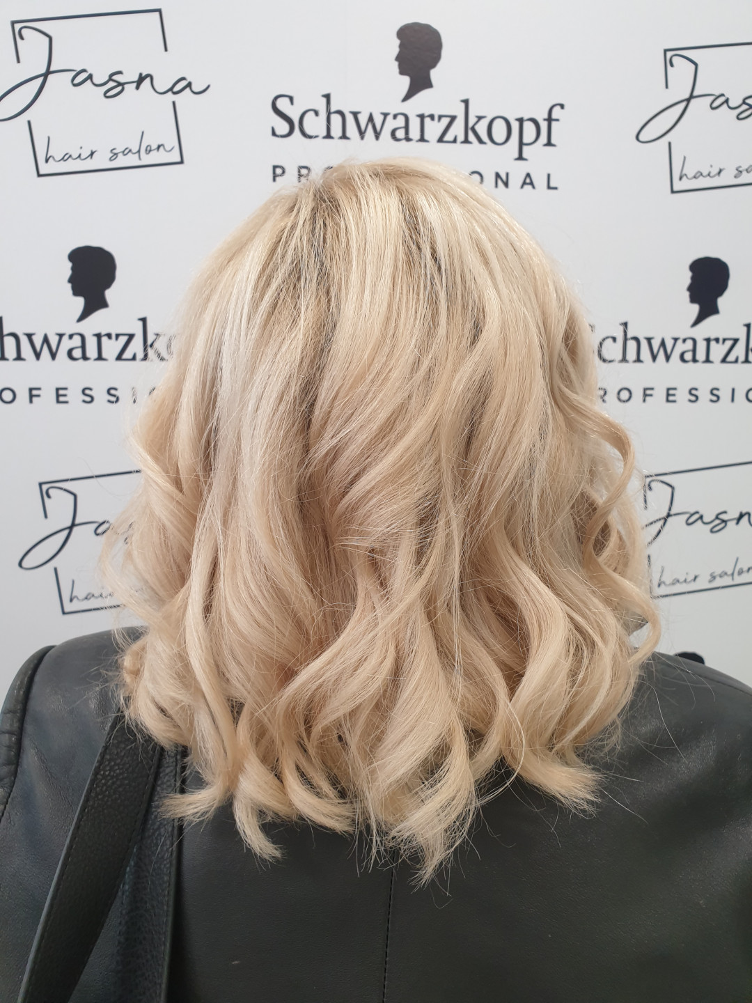 Jasna hair salon #beograd Nega i ojačavanje kose Basic feniranje na ravno / talase - kosa srednje dužine