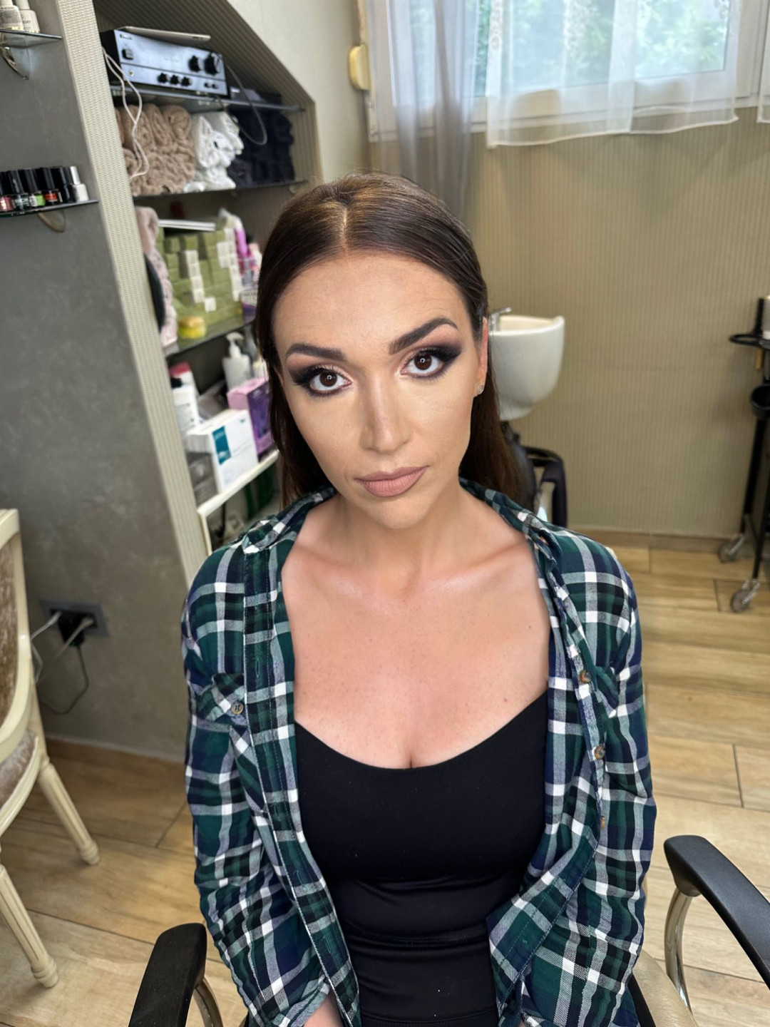 Bibi beauty centar #beograd Make-up / šminkanje Profesionalno šminkanje + veštačke trepavice + svečana frizura