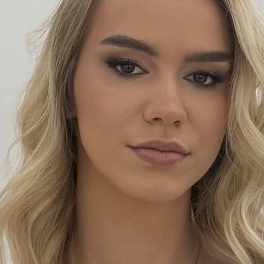 GM Beauty studio #beograd Make-up / šminkanje Profesionalno šminkanje + veštačke trepavice+ fenr