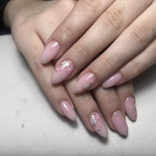 Zaza beauty #cacak Ojačavanje noktiju Korekcija kratki i srednji Nokti