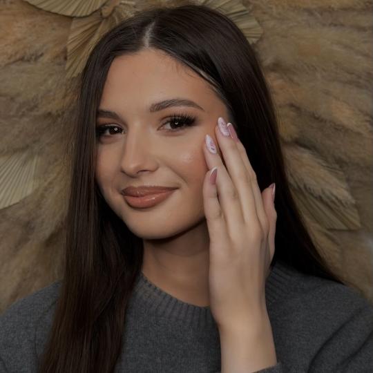 Lumière studio #beograd Make-up / šminkanje Profesionalno šminkanje Šminka i noktići za vaš po