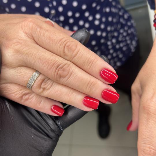 Mila Beauty Centar #beograd Manikir Ruski manikir + ojačavanje Rubber bazom + gel lak Nokti