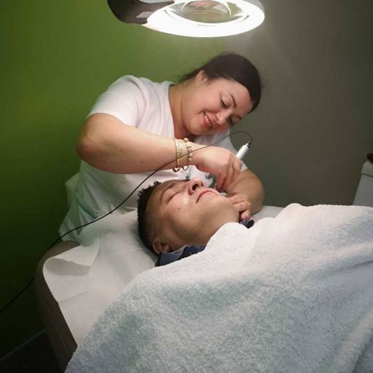 Gradska banja #krusevac Tretman lica microneedling/mezoporacija lica Ubacivanje vrhunskog seruma put