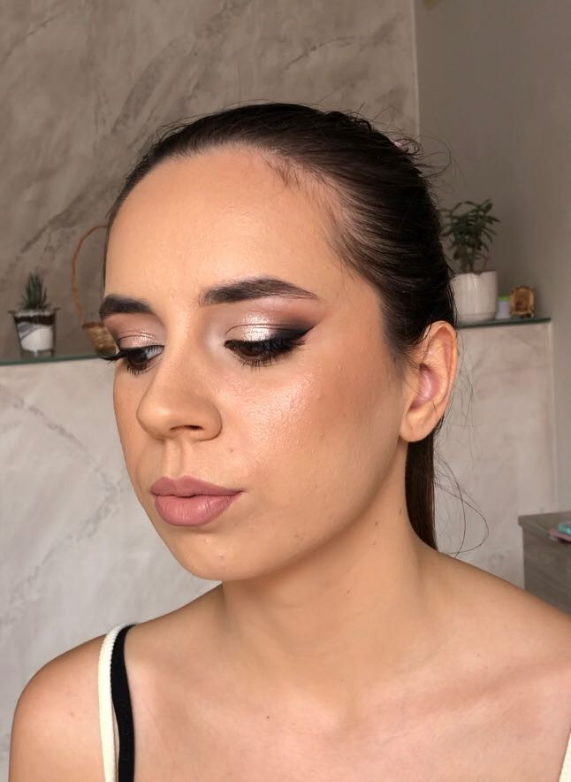 Profesionalno šminkanje + veštačke trepavice - sa profesionalnim puderima - Makeup Olja Grbić, Novi Sad Make-up / šminkanje Lice Make-up / šminkanje, Novi Sad, Rotkvarija, Podbara, Salajka