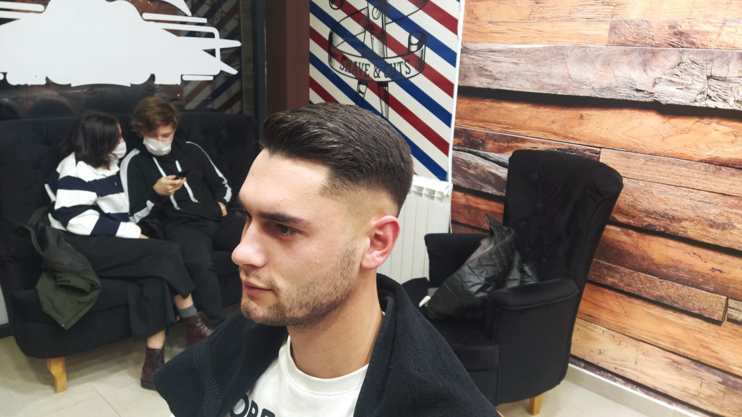 Muško šišanje - fade. ( Fade haircut) - Barbershop Beka, Beograd Muško šišanje Muški frizeri Muško šišanje, Beograd, Vračar, Čubura, Crveni krst