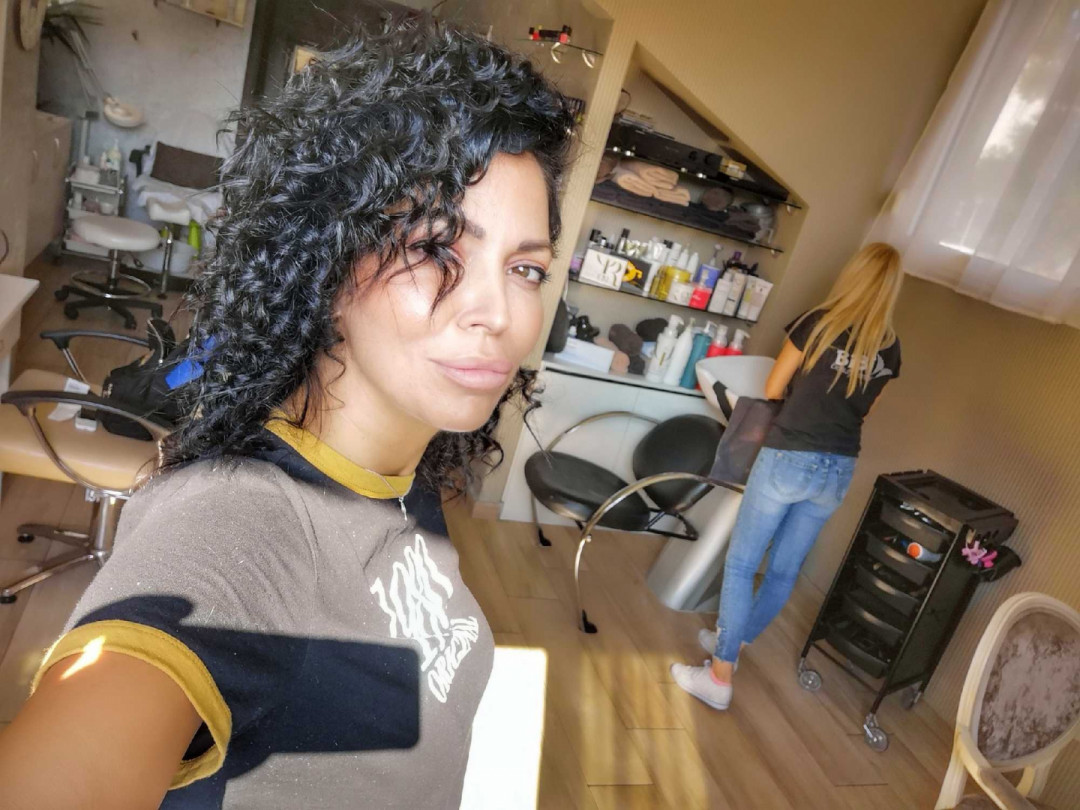 Feniranje na ravno / lokne - duga kosa - Bibi beauty centar, Beograd Feniranje i stilizovanje Frizerski saloni Feniranje i stilizovanje, Beograd, Banovo brdo