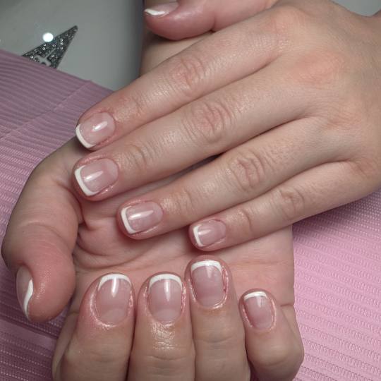 Starmedic #beograd Tretman lica Trajni french gelom + ruski manikir