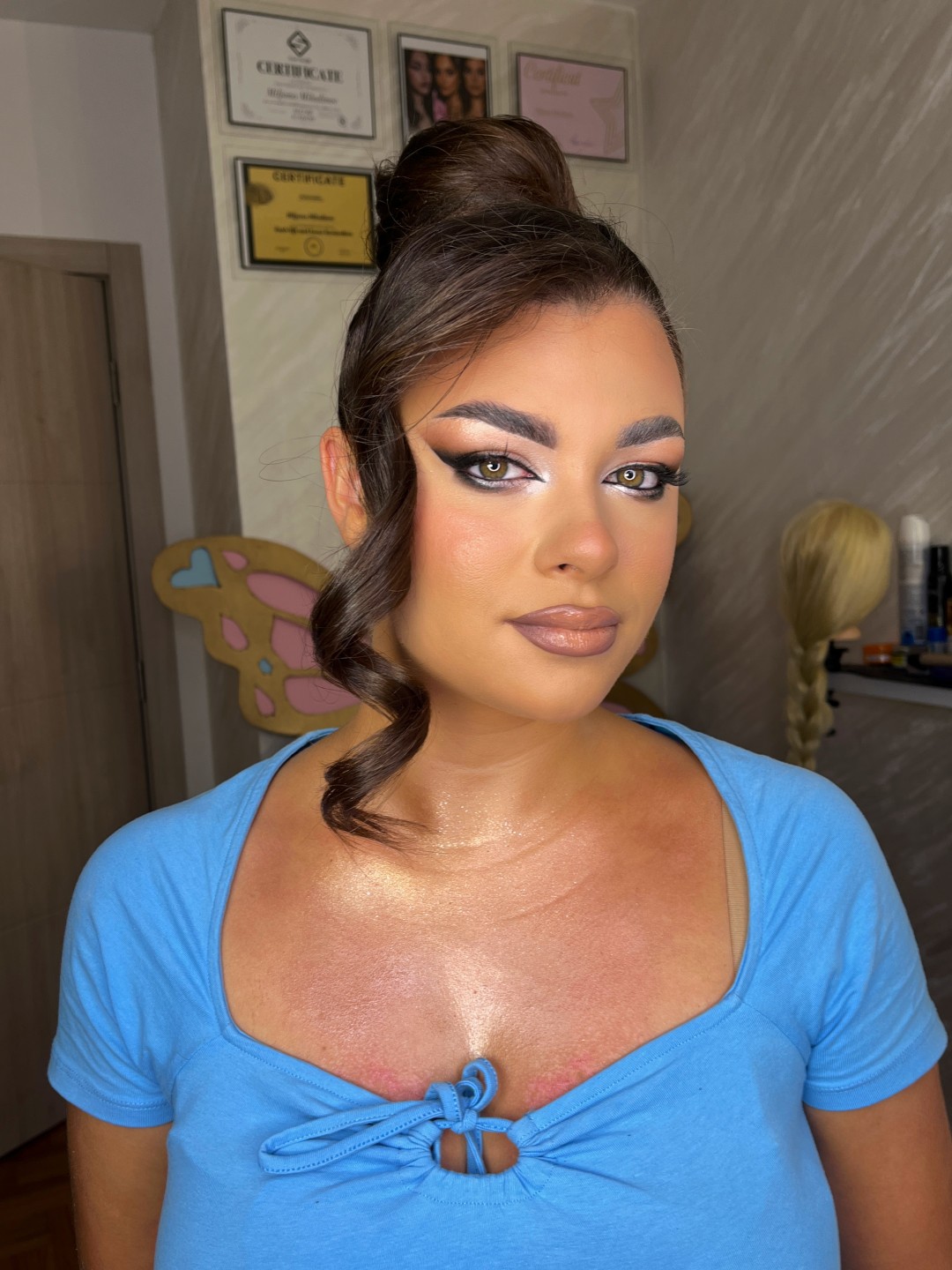 Golden beauty by Mimi #nis Make-up / šminkanje Profesionalno šminkanje + veštačke trepavice