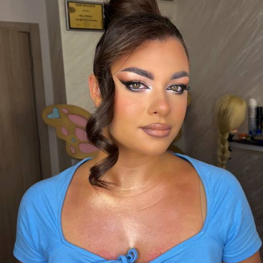 Golden beauty by Mimi #nis Make-up / šminkanje Profesionalno šminkanje + veštačke trepavice