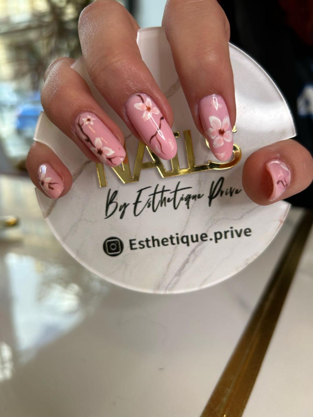 Izlivanje noktiju gelom - L dužina - Esthetique Privé, Beograd Izlivanje noktiju Nokti Izlivanje noktiju, Beograd, Centar, Stari grad, Dorćol