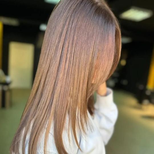 Glamour Luxury Studio 88 #pancevo Pramenovi Nijansiranje kose - duga kosa Ova kosa odiše savršenom