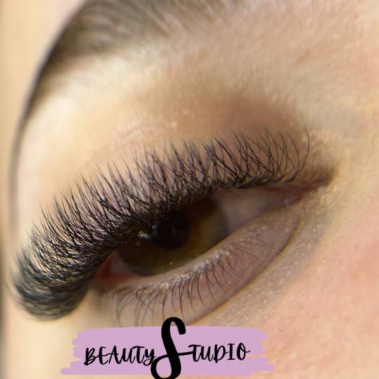 Beauty studio S #novisad Nadogradnja trepavica Nadogradnja svilenih trepavica - 3D mini volumen