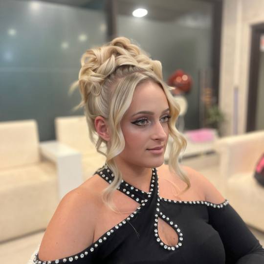 Dream Hair Studio #beograd Svečane i frizure za svadbu Svečana frizura - duga kosa