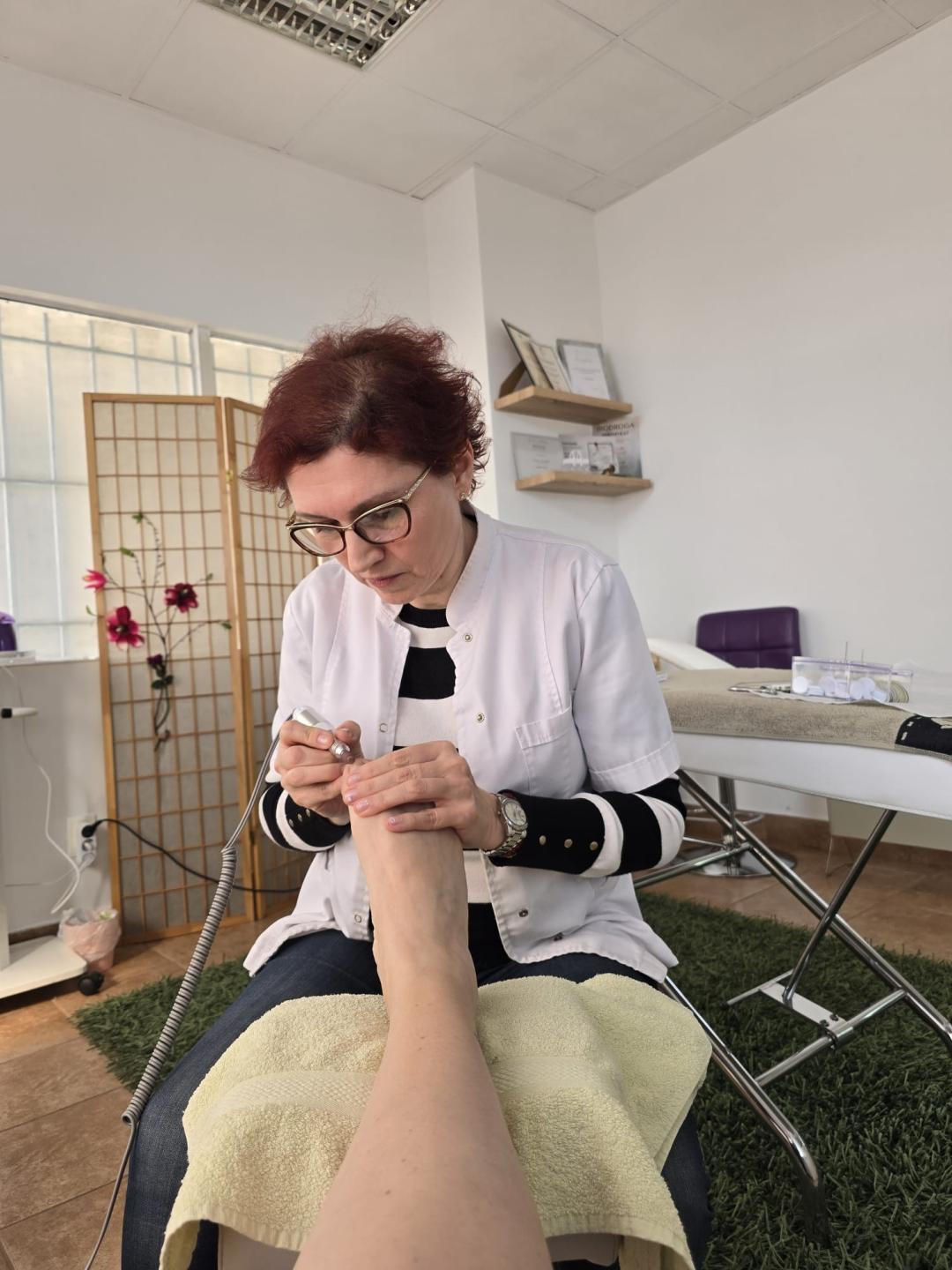 Iris + #beograd Estetski pedikir Estetski pedikir