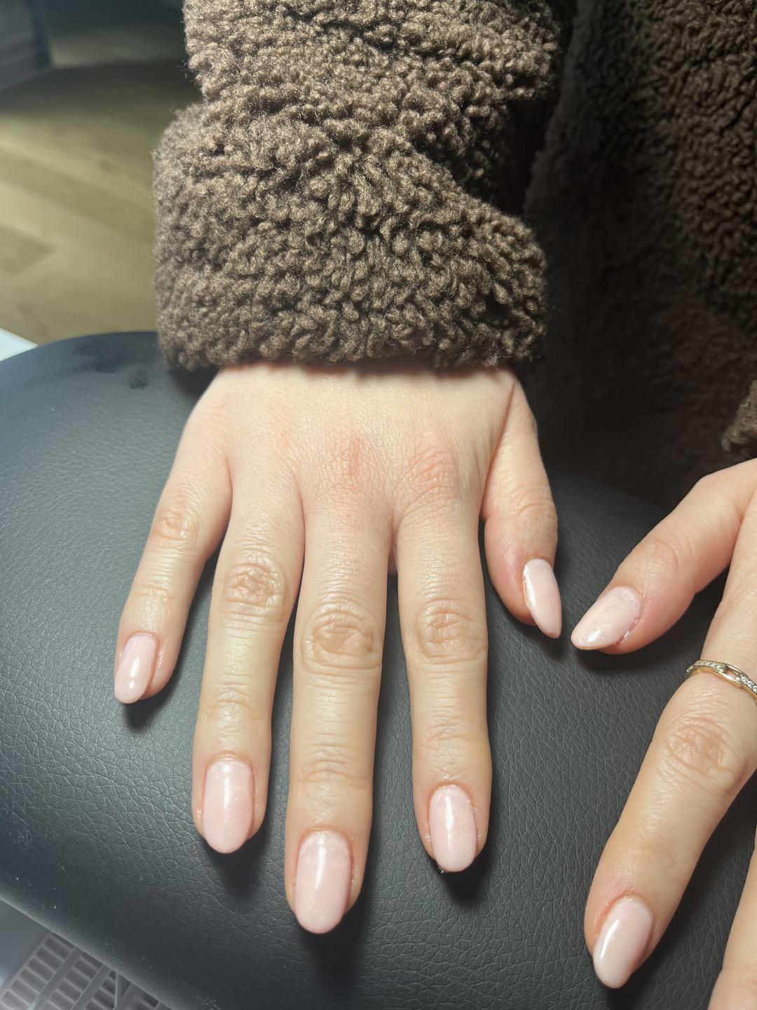 Manikir + gel lak RUBER baza + boja - Amelini beauty concept, Beograd Gel lak Nokti Gel lak, Beograd, Zemun Centar