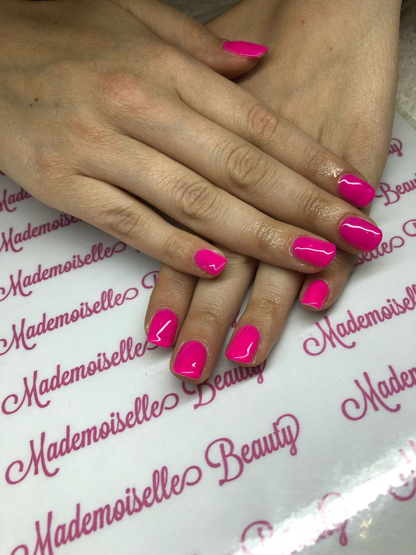 Mademoiselle Beauty #beograd Ojačavanje noktiju Korekcija ojačavanja noktiju gelom - M dužina - rad salona