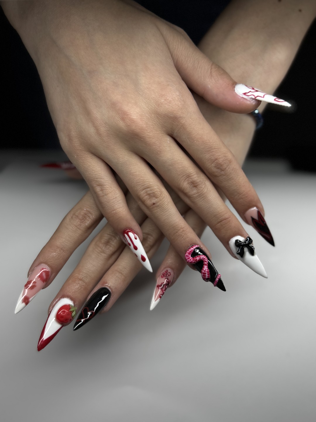 The Maya #beograd Izlivanje noktiju Izlivanje noktiju gelom + nail art- XL dužina
