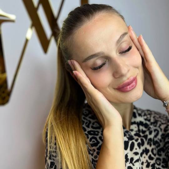 Almari Beauty Concept #kragujevac Nadogradnja trepavica Nadogradnja svilenih trepavica - Volumen