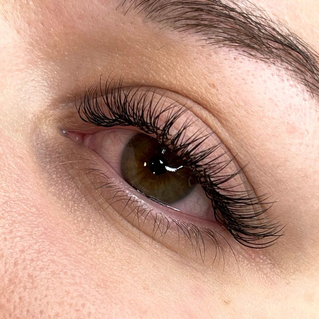 Esthetique Privé #beograd Nadogradnja trepavica Nadogradnja svilenih trepavica - 1 na 1