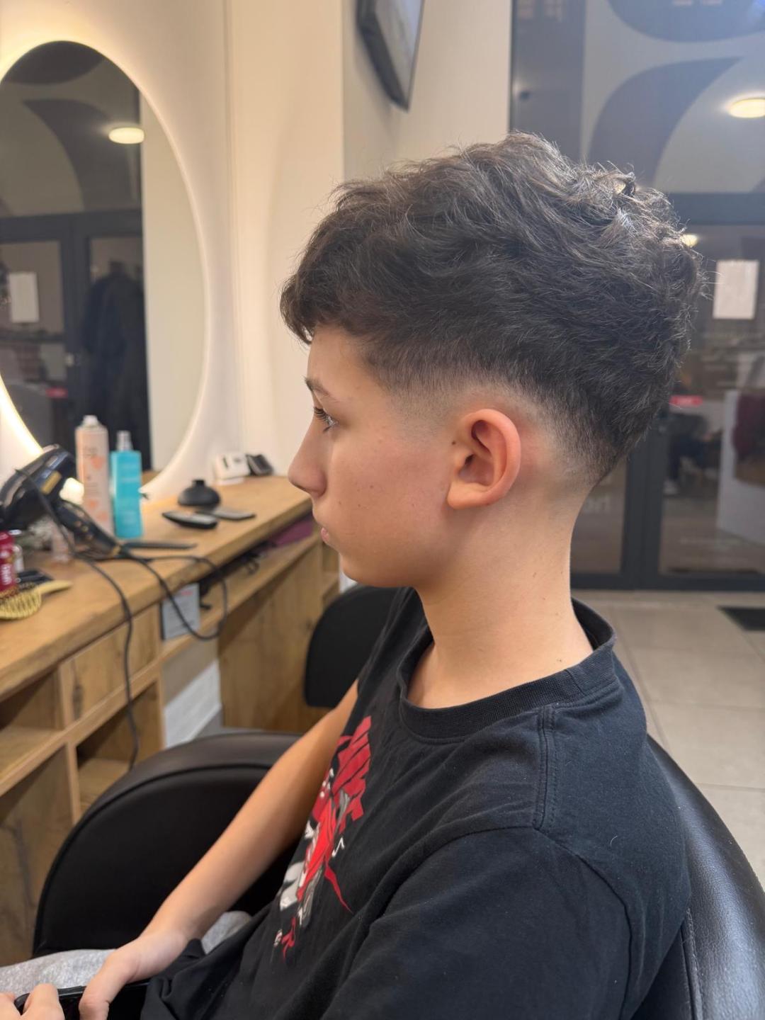 Studio Eleven Ladies&Gentlemen #beograd Muško šišanje Muško šišanje duže kose + pranje kose