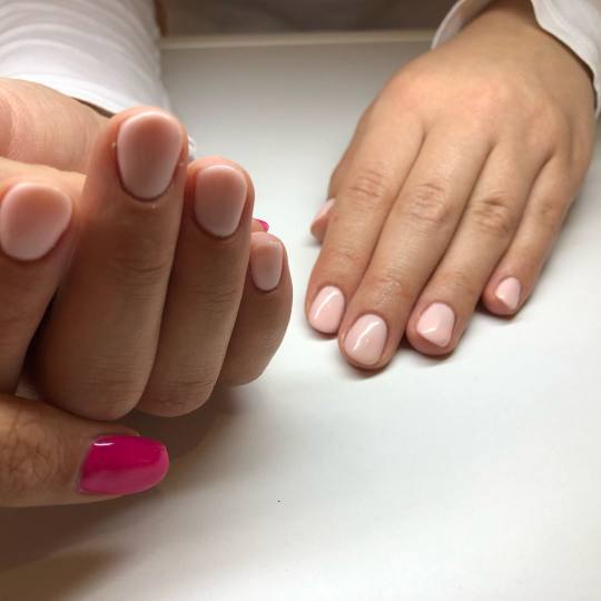 Mademoiselle Beauty #beograd Ojačavanje noktiju Korekcija ojačavanja noktiju gelom - M dužina - r