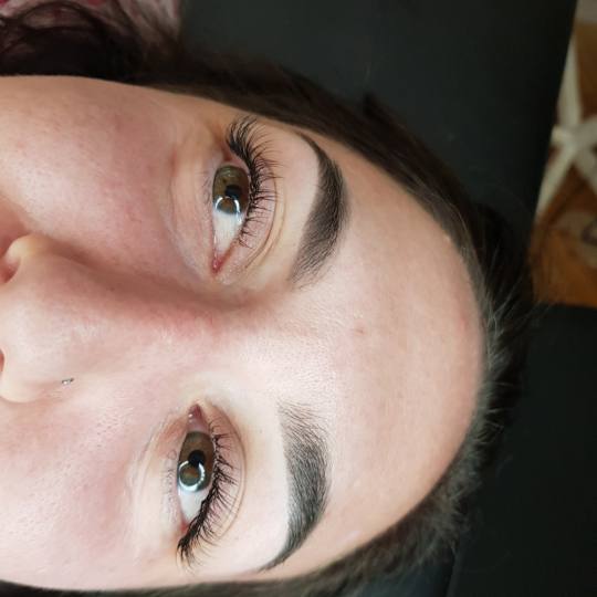 Ena beauty studio #nis Nadogradnja trepavica Nadogradnja svilenih trepavica - 1 na 1