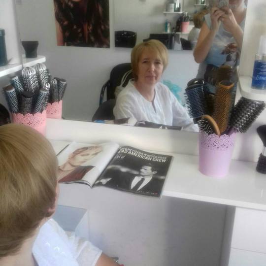 Studio lepote M #nis Žensko šišanje lepa kratka frizura Žensko šišanje + feniranje - kratka ko